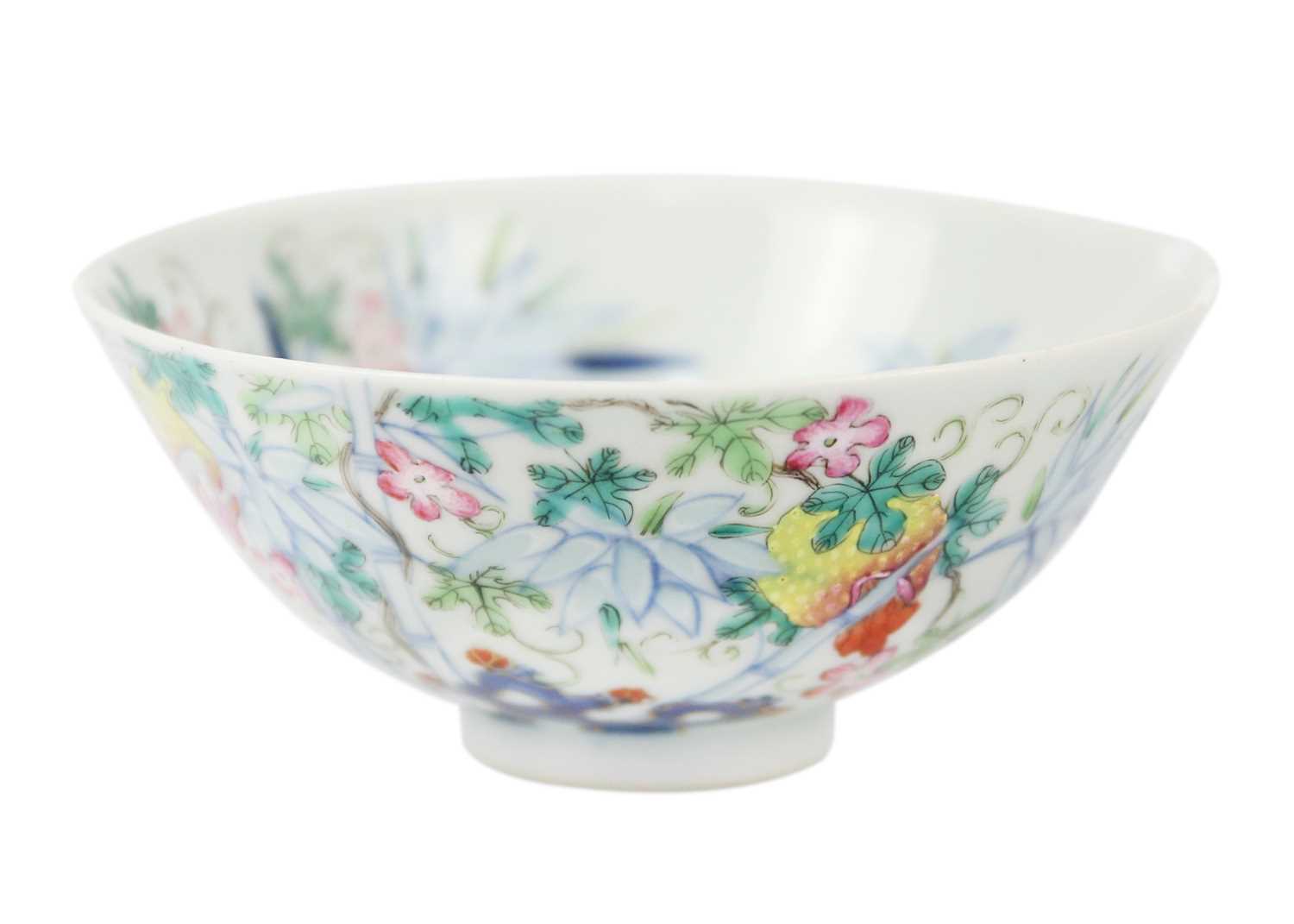 A Chinese famille rose porcelain bowl, 19th century.