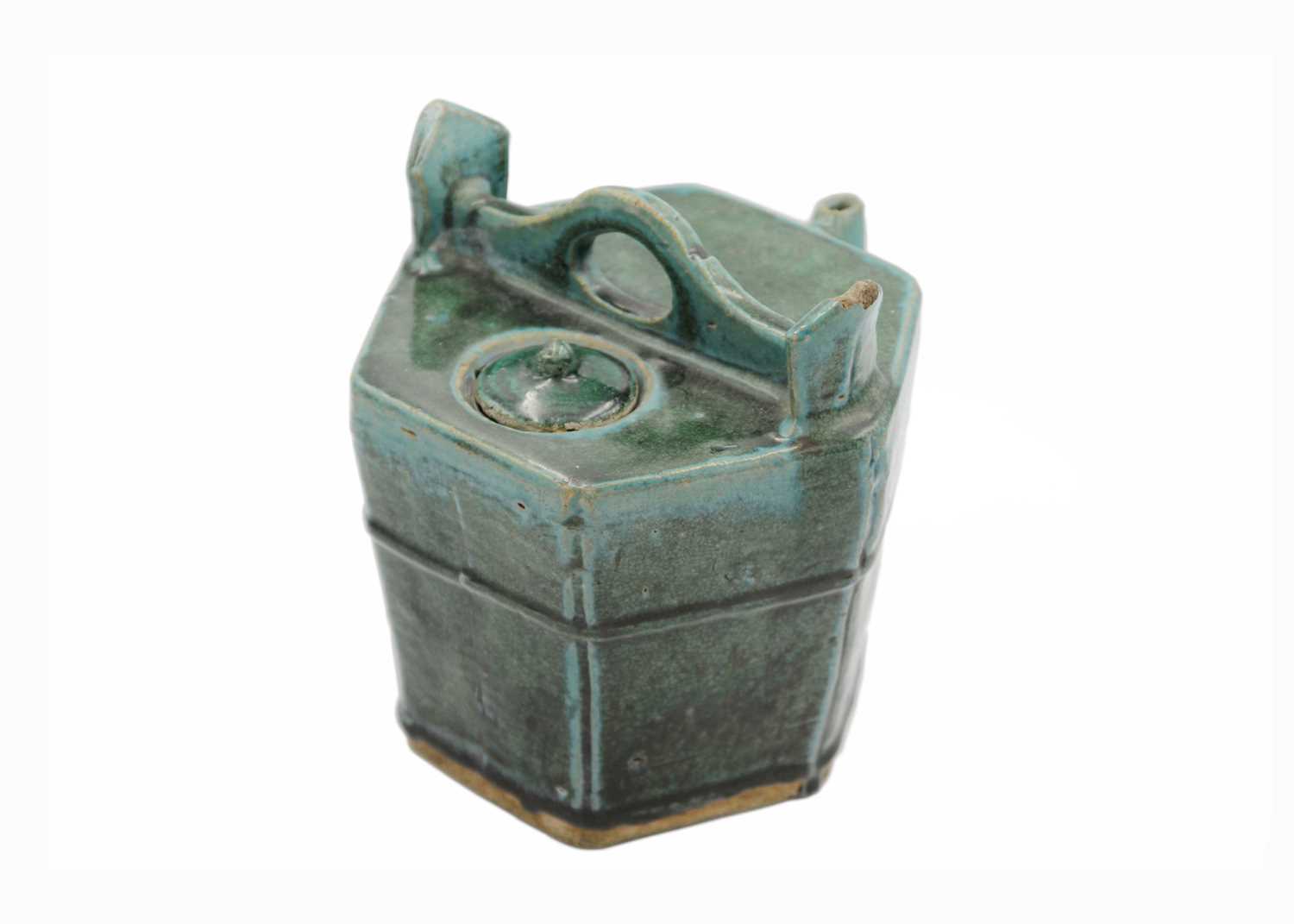 A Chinese Shiwan pottery green-glazed teapot, 19th century. - Image 5 of 8