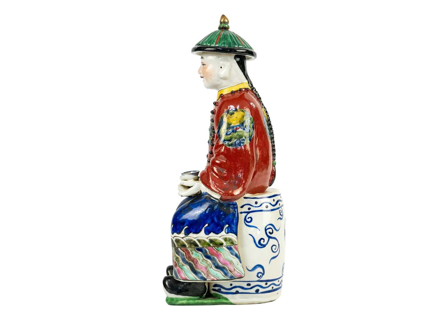 A Chinese porcelain figure of a seated Emperor, 20th century. - Image 4 of 8