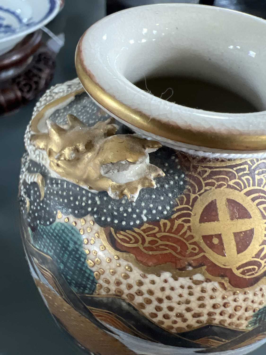 A Japanese Satsuma 'Thousand Faces' vase, Meiji period. - Image 6 of 7