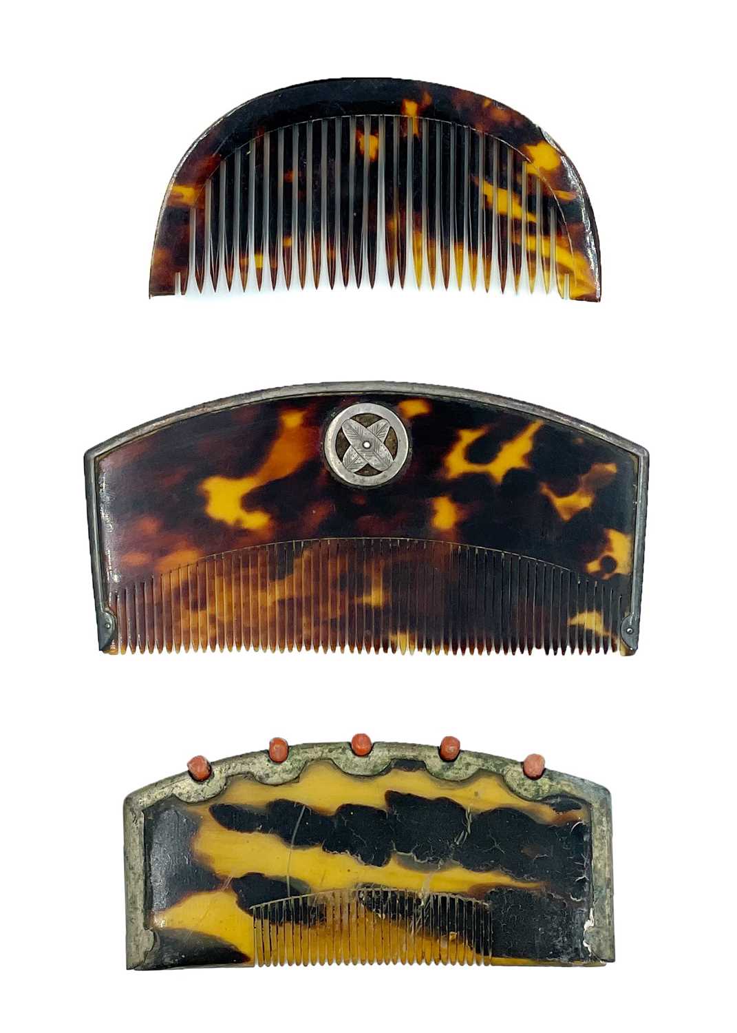A Japanese tortoiseshell comb, Meiji period. - Image 2 of 2