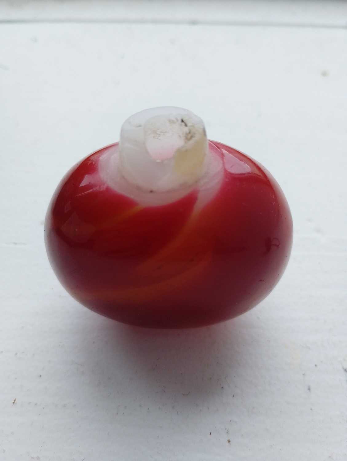 A large bakelite cherry amber bead,. - Image 5 of 7