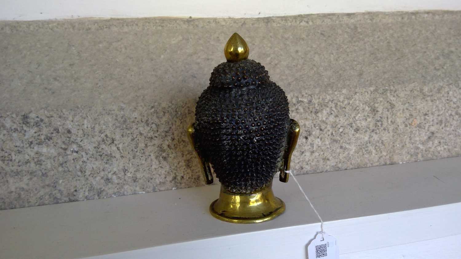 A Sino-Tibetan gilt bronze head of a Buddha, 19th century. - Image 6 of 9