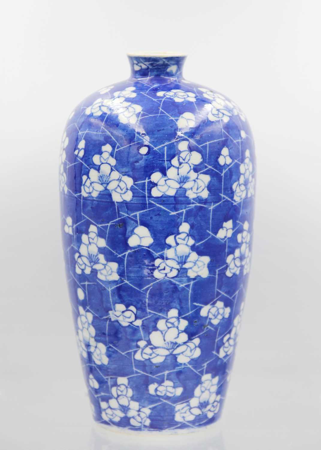 A Chinese prunus pattern ginger jar and cover, late 19th century. - Image 7 of 11