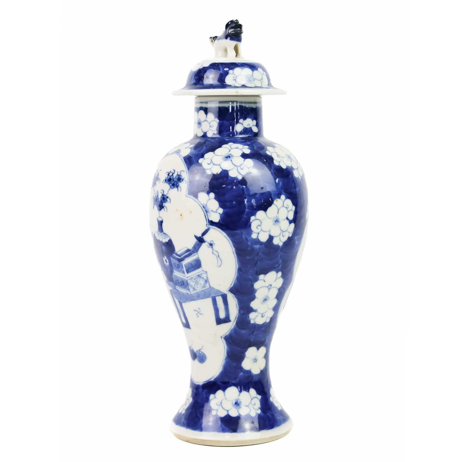 A Chinese blue and white prunus blossom porcelain vase, late 19th century. - Image 3 of 8
