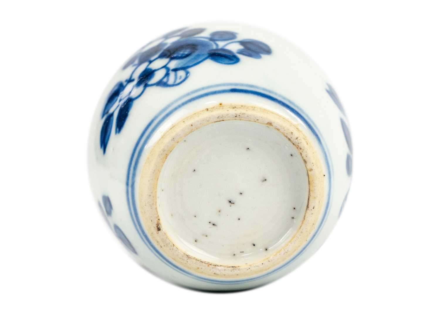 A Chinese blue and white porcelain jar, 18th/19th century. - Image 7 of 9