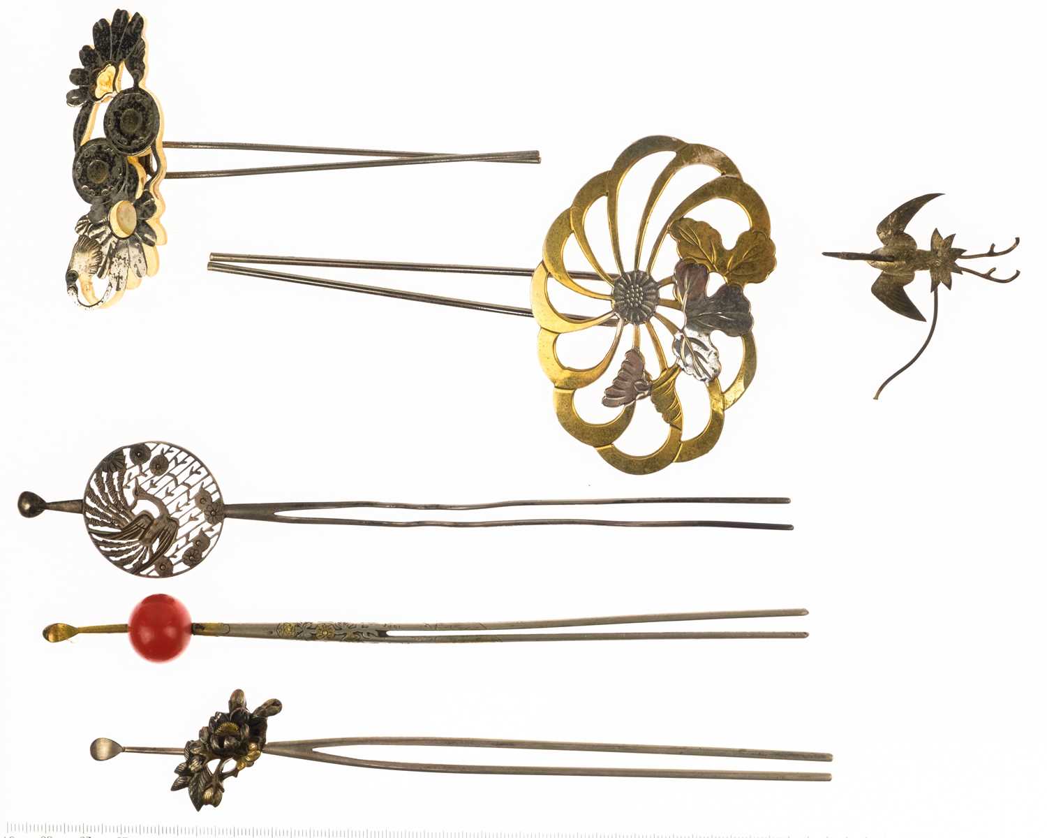 Fifteen various Japanese metal kanzashi, 19th/20th century. - Image 5 of 6