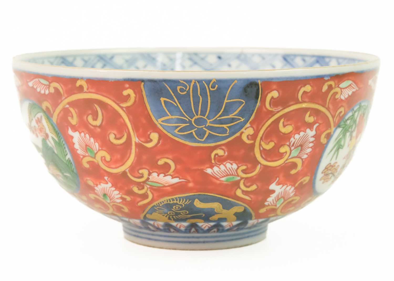 A Japanese porcelain bowl, late Meiji period. - Image 2 of 5