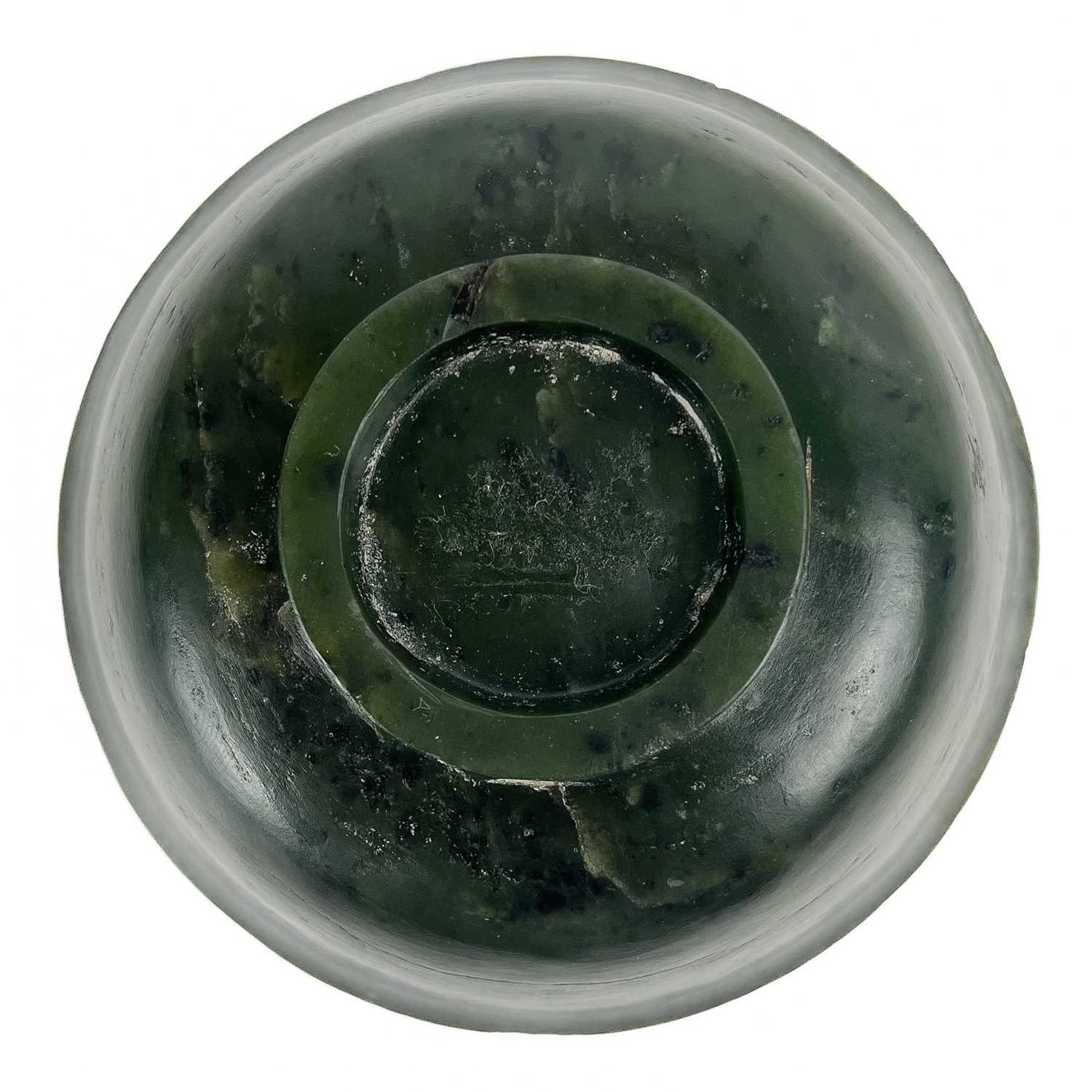 A Chinese spinach jade bowl. - Image 4 of 4