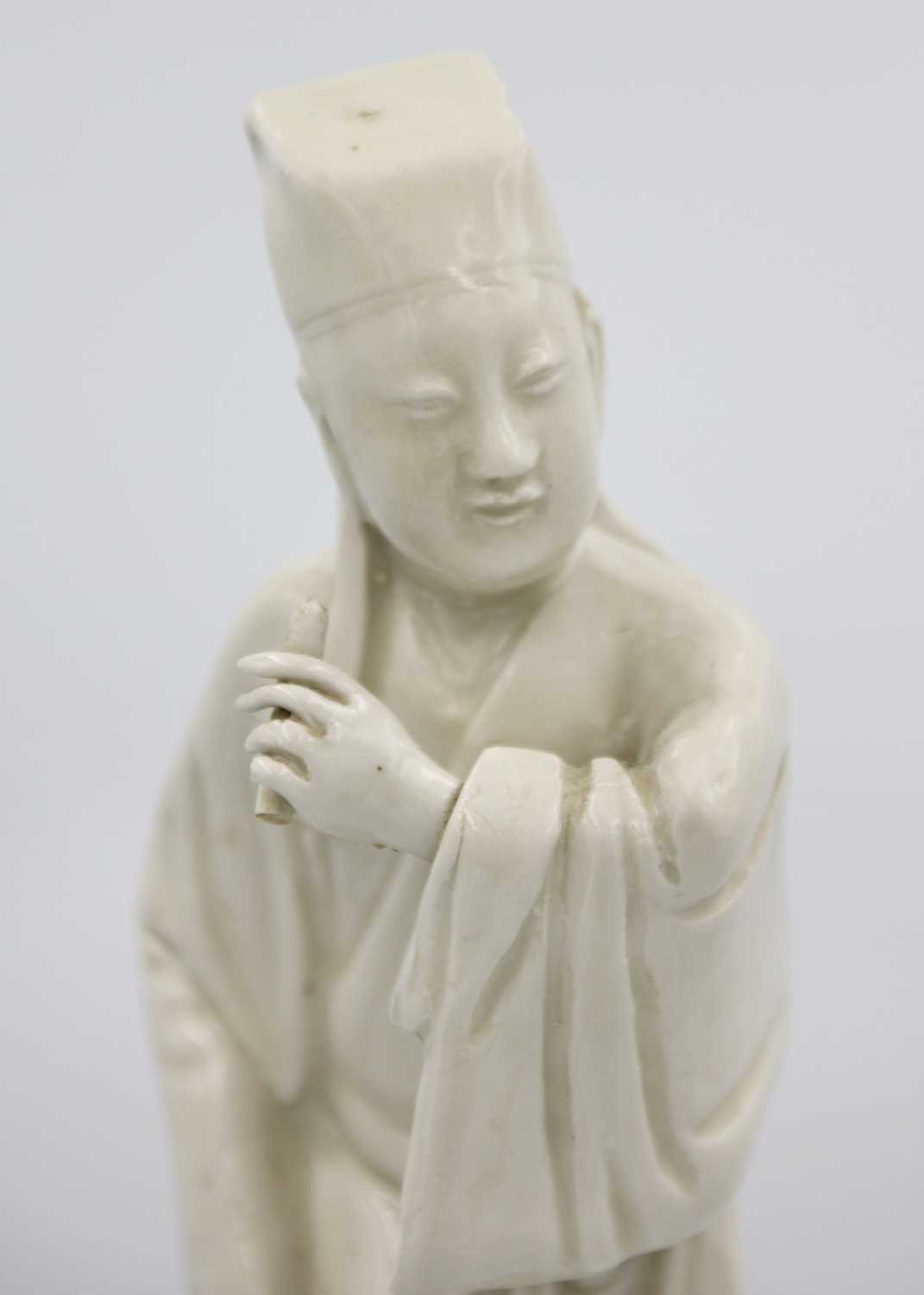 A Chinese blanc de chine figure, Qing Dynasty, 19th century. - Image 4 of 10