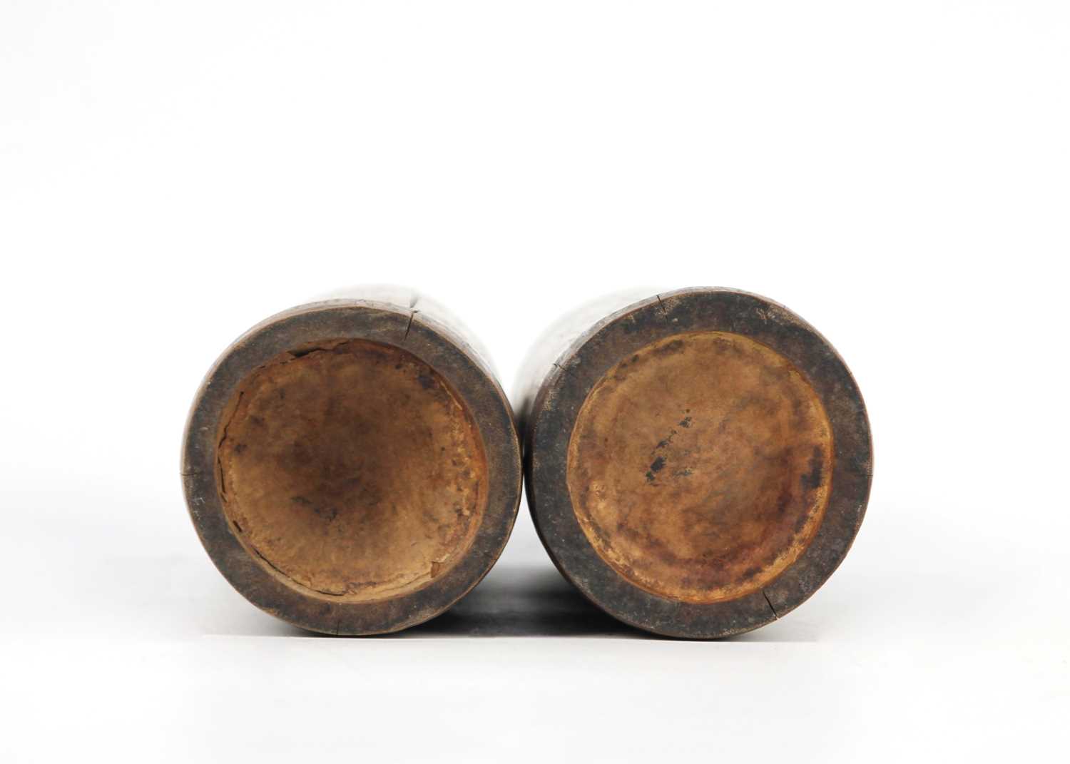 A pair of Chinese bamboo brush pots, late 19th century. - Image 4 of 4