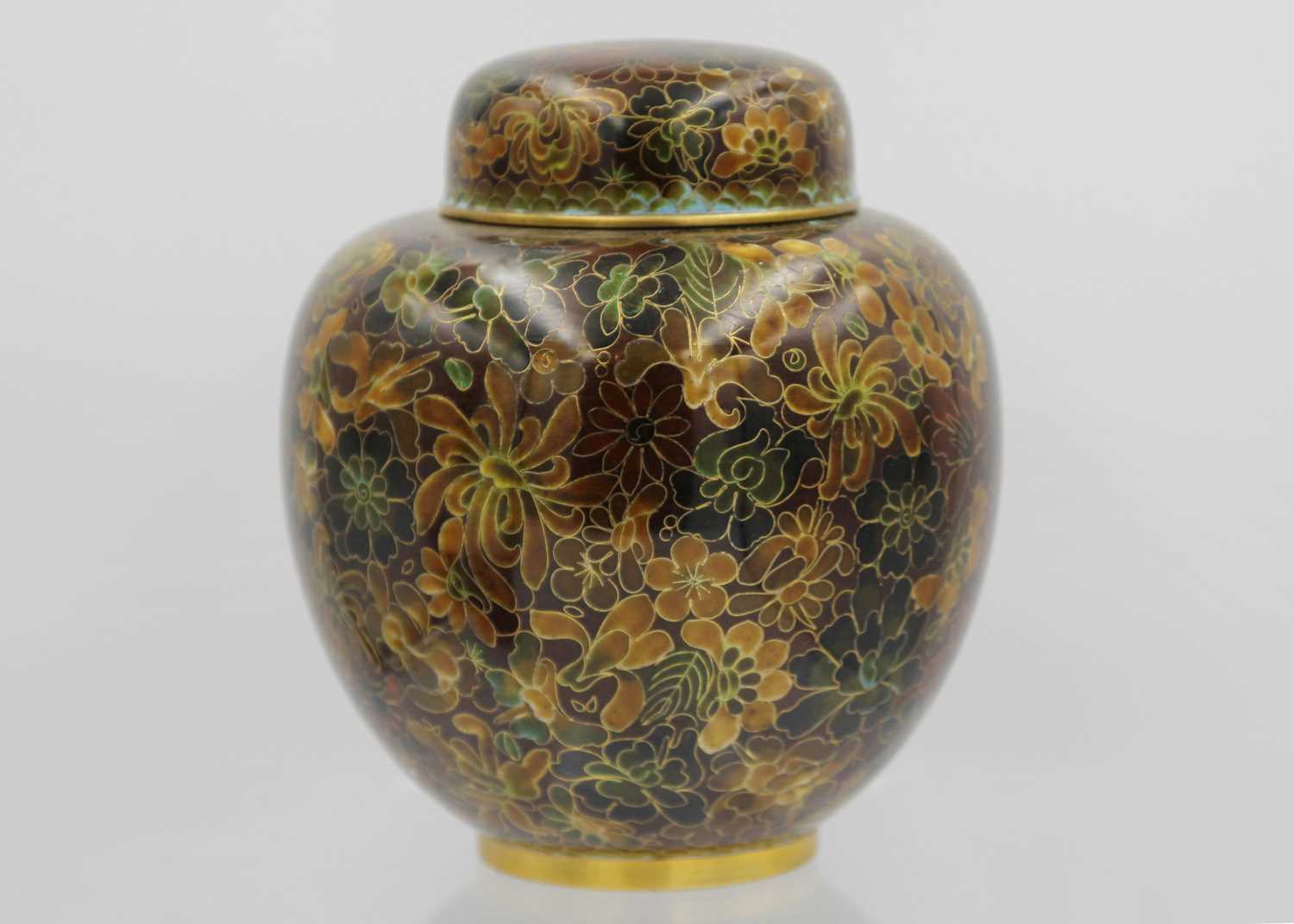 A Chinese cloisonne circular jar and cover, late 19th century. - Image 3 of 8
