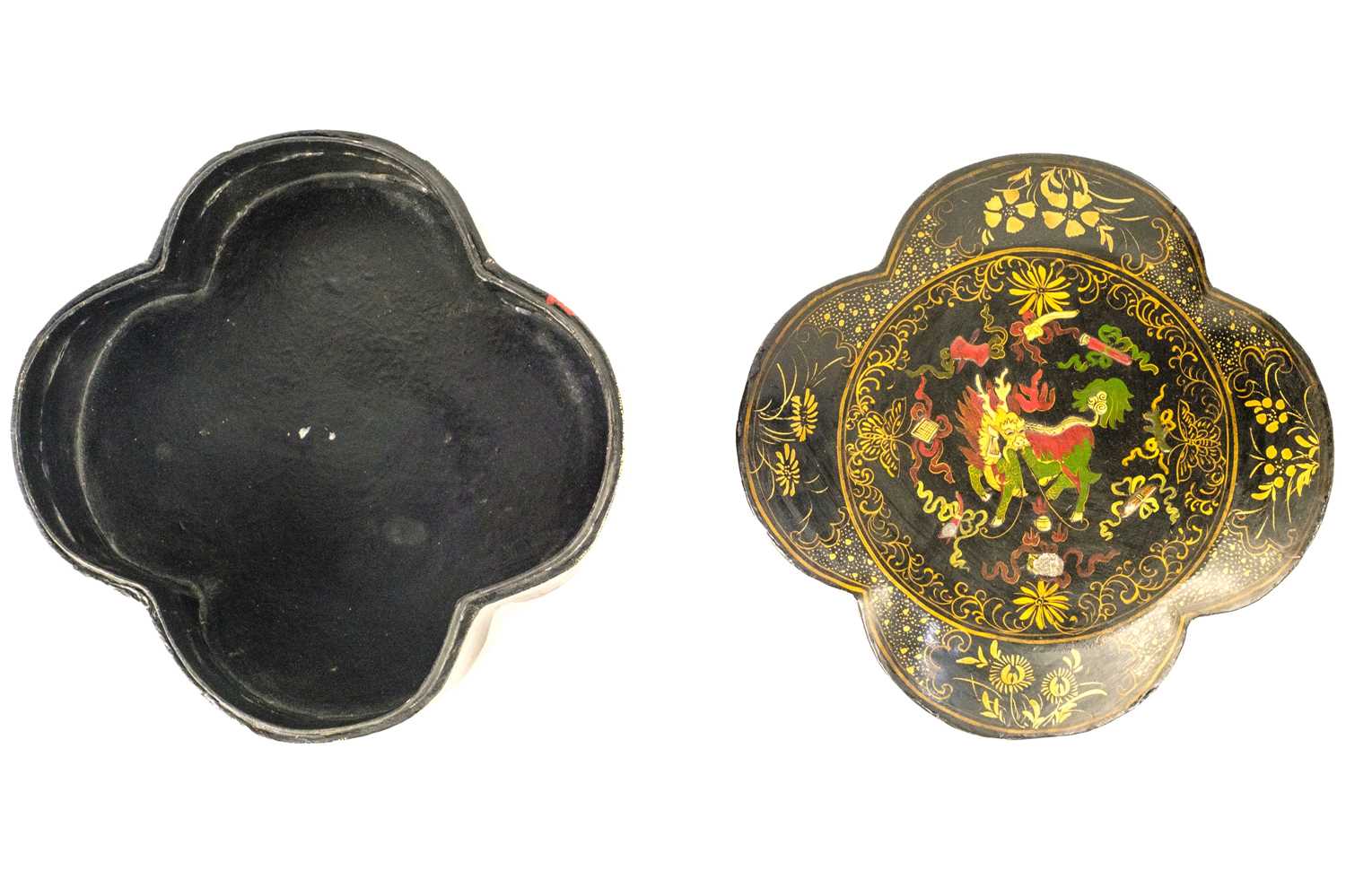 A pair of Chinese black lacquer quatrefoil boxes, late 19th early 20th century. - Image 2 of 9