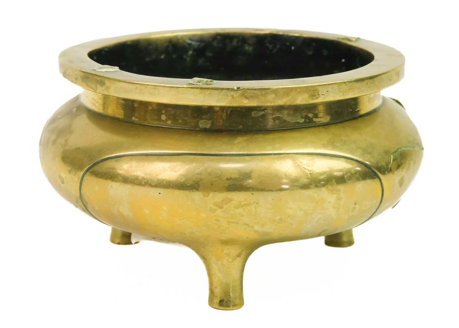 A Chinese bronze censer, Qing Dynasty, 19th century. - Image 3 of 5