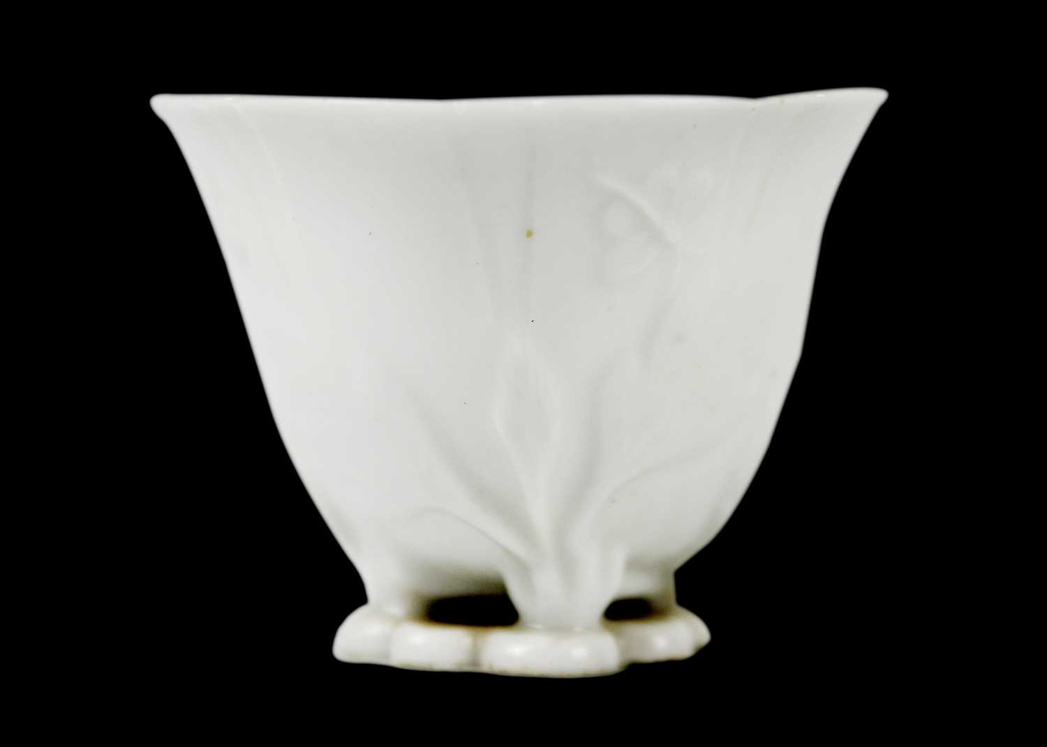 A Chinese blanc de chine libation cup, Qing Dynasty, 18th century. - Image 6 of 11