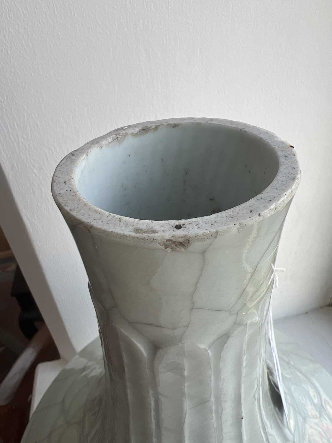 A Chinese crackle glazed celadon vase, 19th century. - Image 7 of 7