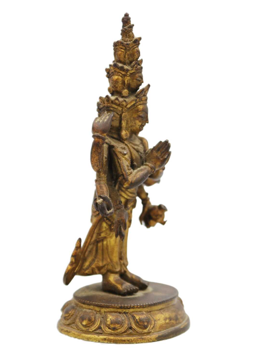 A Sino-Tibetan gilt bronze figure of Avalokitesvara, 18th/19th century. - Image 2 of 17