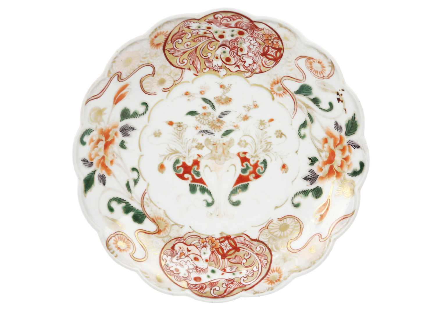 Two Chinese Imari porcelain plates, 18th century. - Image 8 of 9