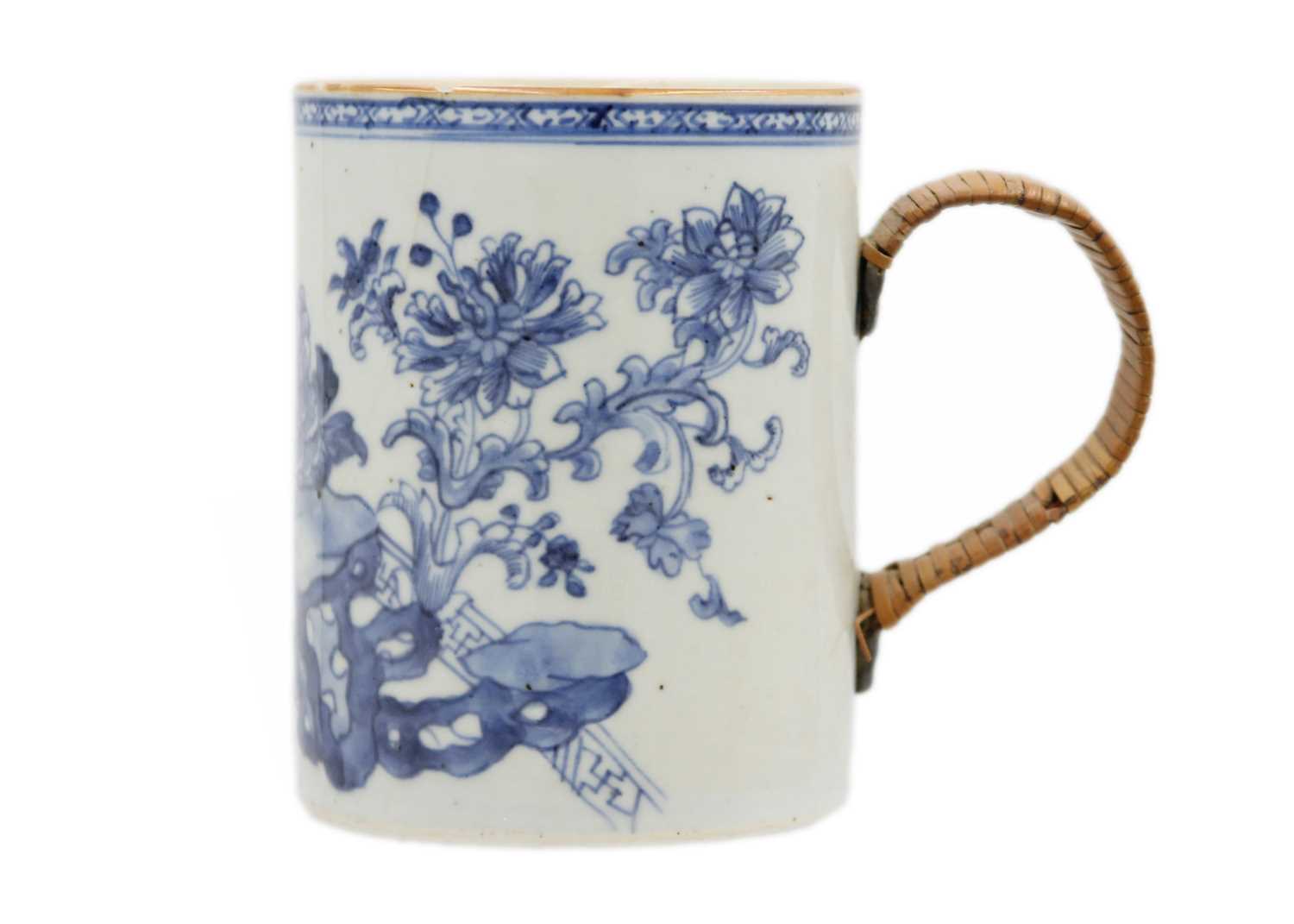 Two Chinese porcelain tankards, 18th century. - Image 11 of 16