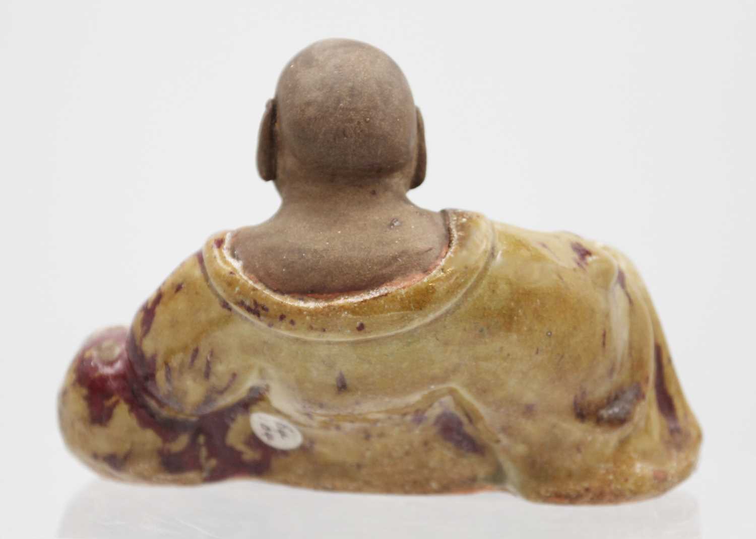 A Chinese pottery model of Buddha, 18th/19th century. - Image 3 of 7