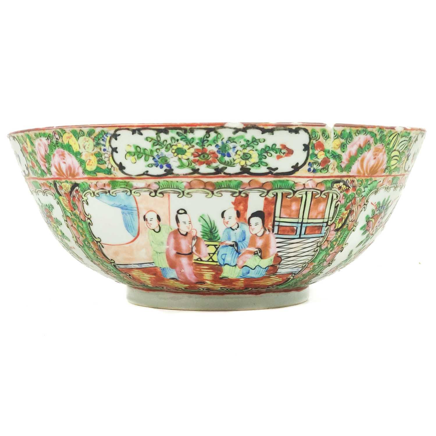 A Chinese Canton porcelain bowl, 20th century. - Image 3 of 3