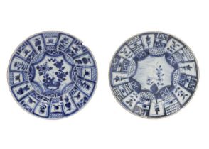 Two Chinese kraak porcelain dishes, early 18th century.