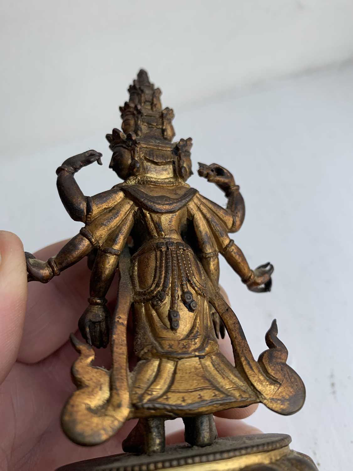 A Sino-Tibetan gilt bronze figure of Avalokitesvara, 18th/19th century. - Image 12 of 17