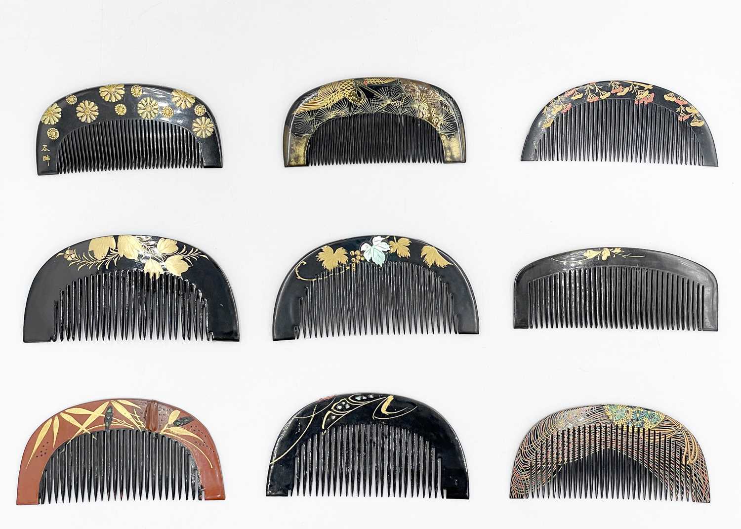 A Japanese black tortoiseshell comb, Meiji period. - Image 2 of 2