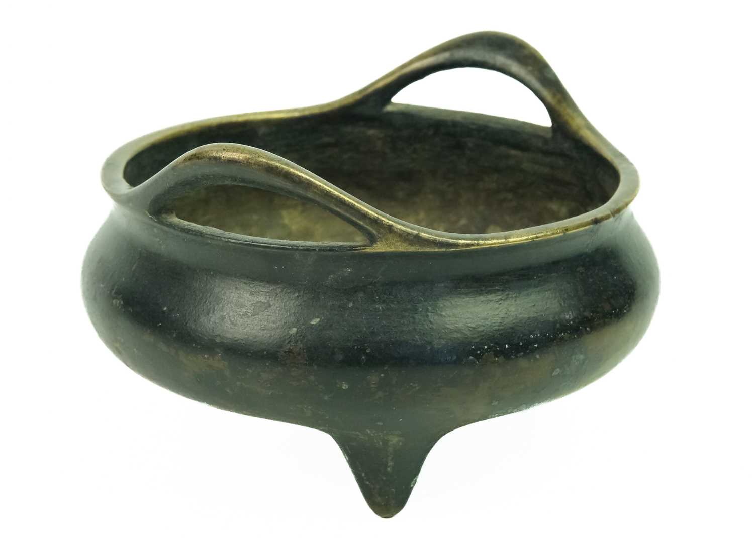 A Chinese bronze censer, Qing Dynasty, 19th century. - Image 2 of 8