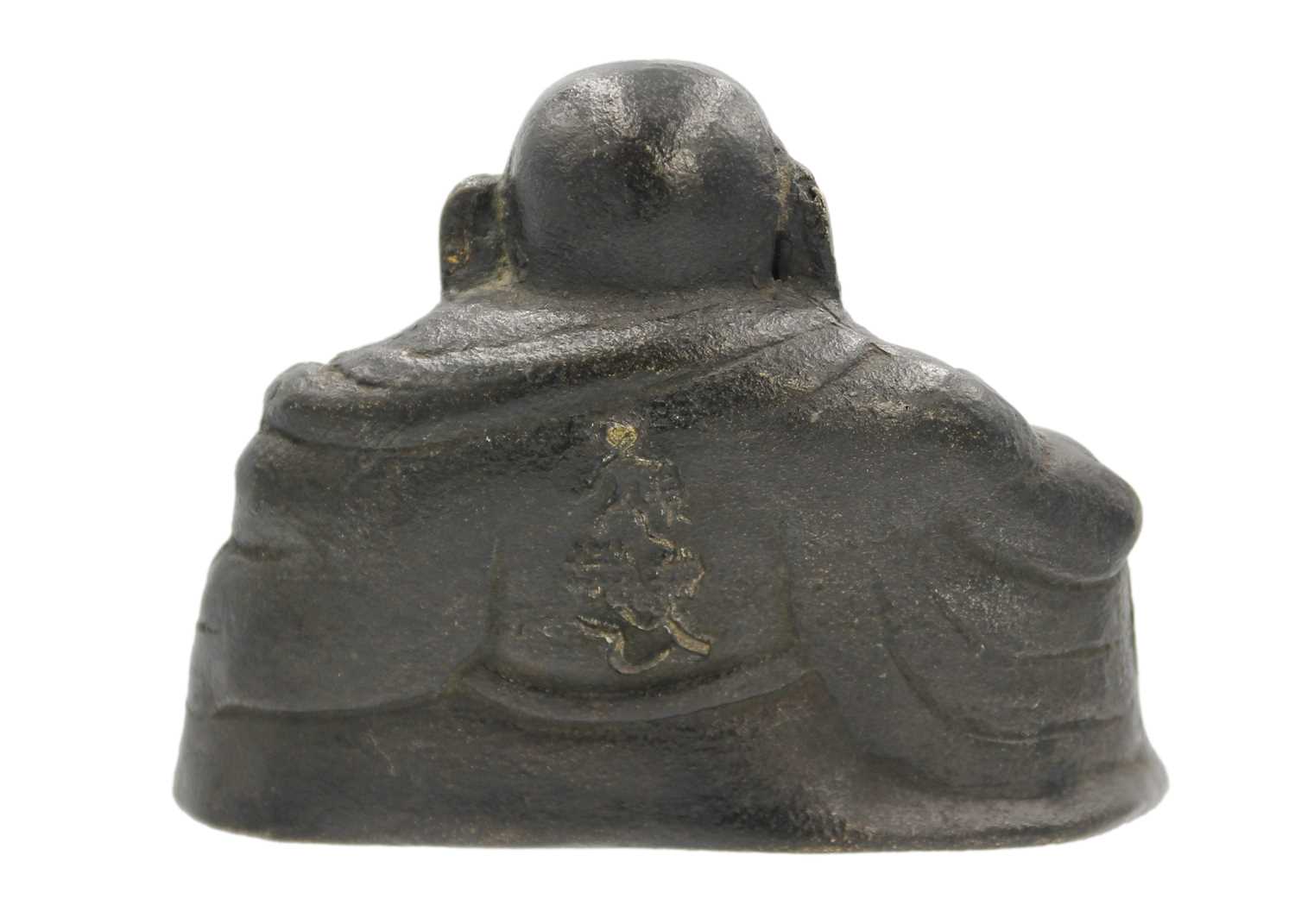 A Chinese bronze model of a seated Buddha, 18th/19th century. - Image 3 of 5