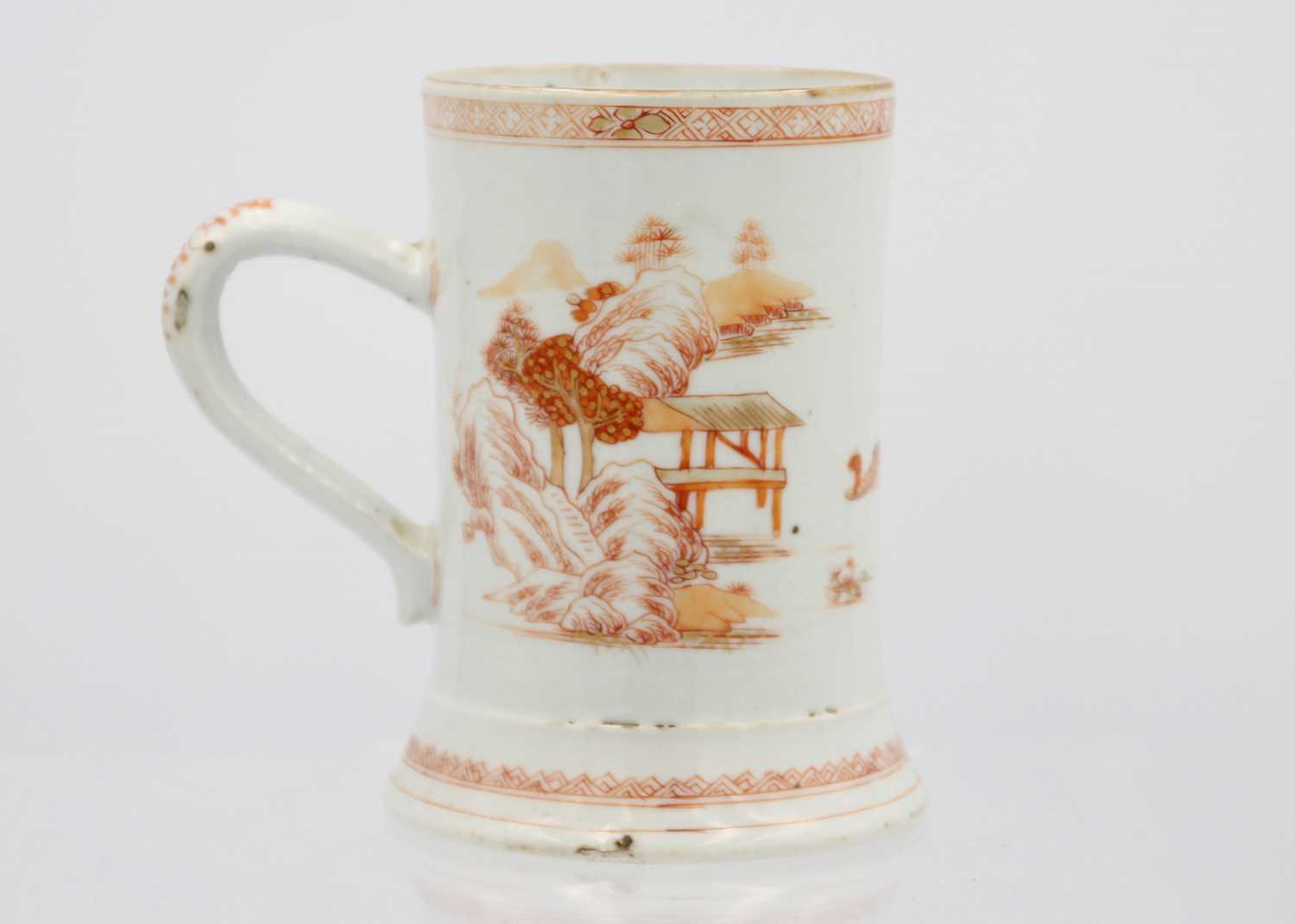 Two Chinese porcelain tankards, 18th century. - Image 10 of 16