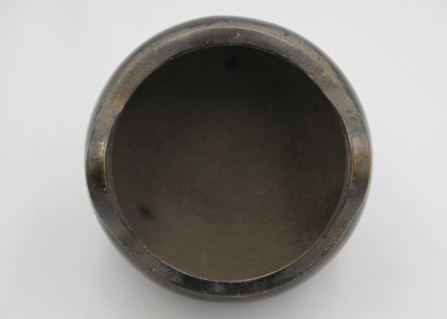 A Chinese bronze censer, Qing Dynasty. - Image 6 of 7