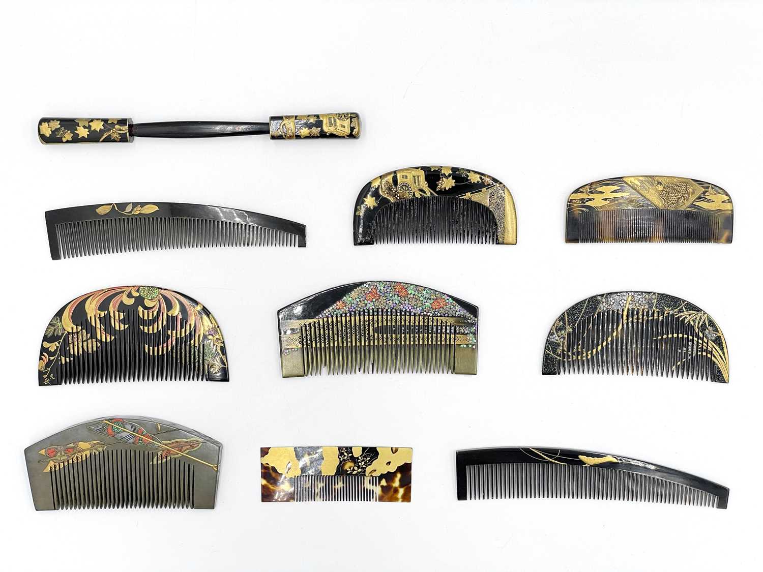 A Japanese tortoiseshell comb, Meiji period. - Image 2 of 2