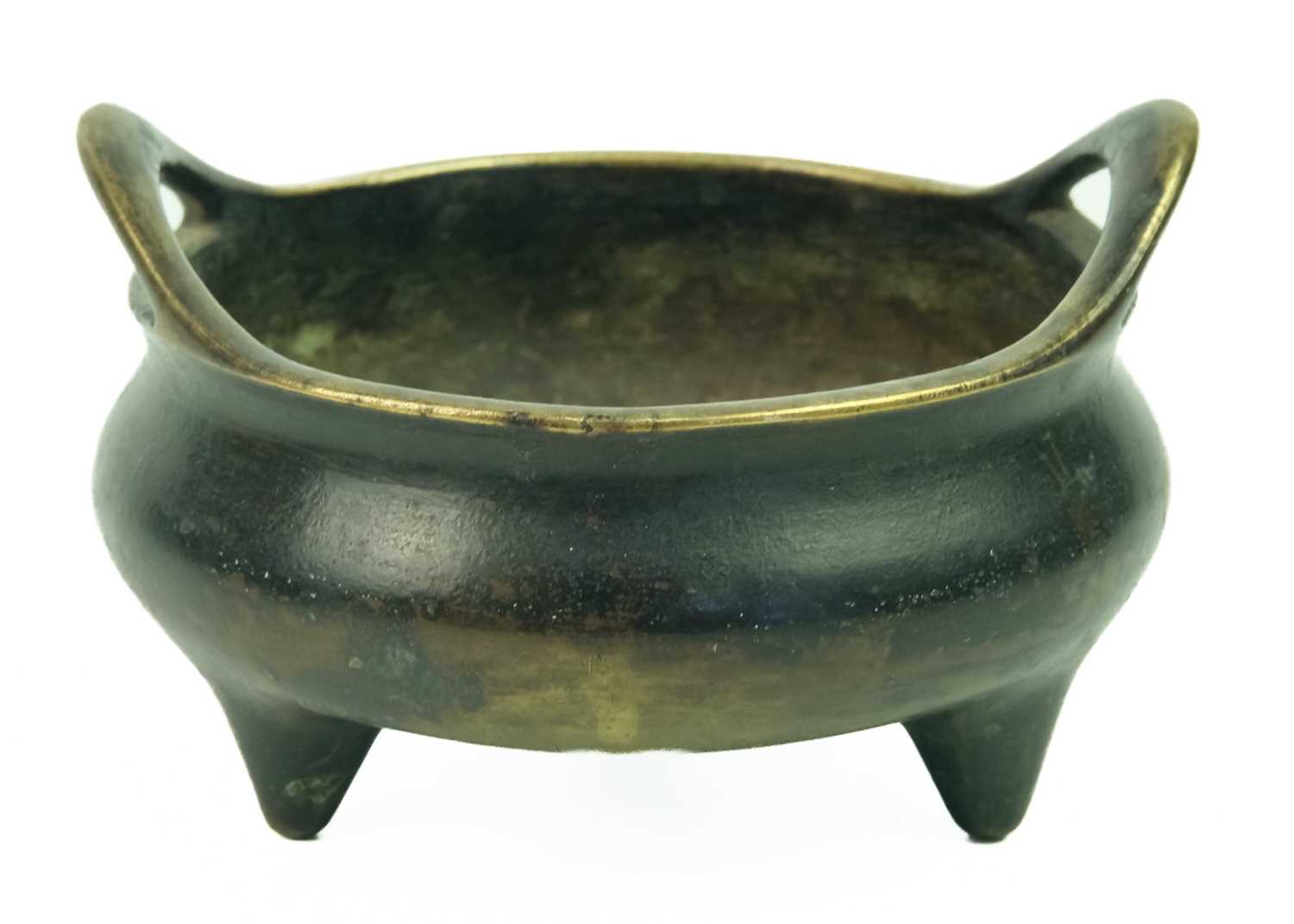 A Chinese bronze censer, Qing Dynasty, 19th century. - Image 3 of 8