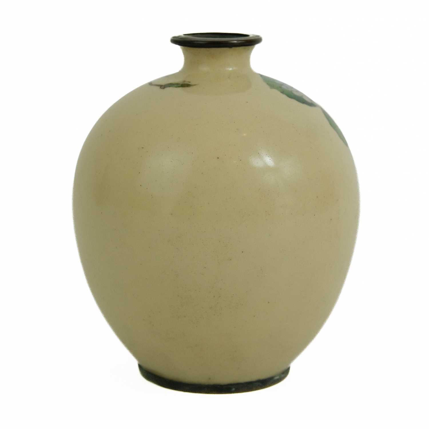 A Japanese ginbari vase, Meiji period. - Image 4 of 5