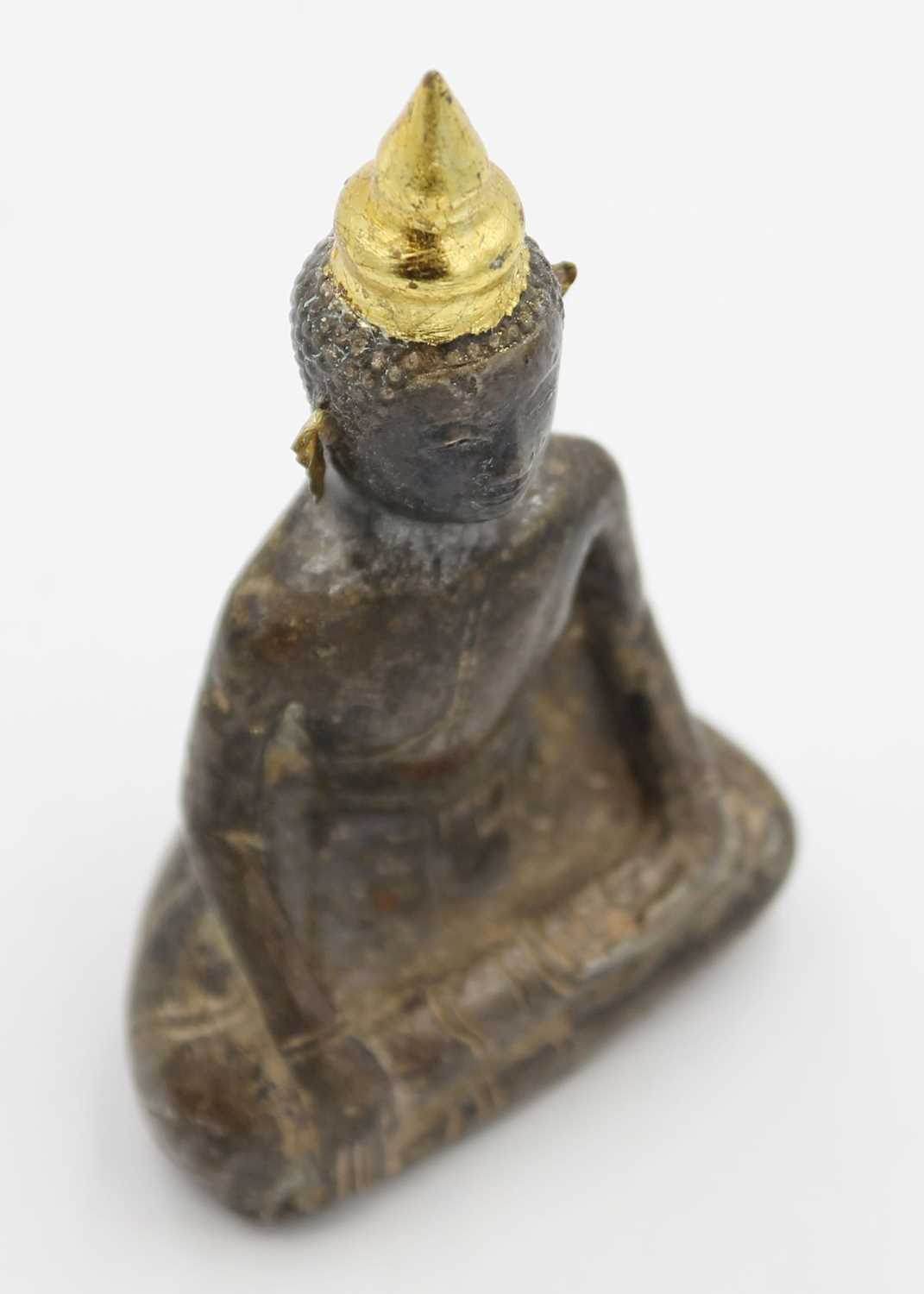 A Chinese silver and wood Buddha, Qing Dynasty, 18th/19th century. - Image 5 of 6