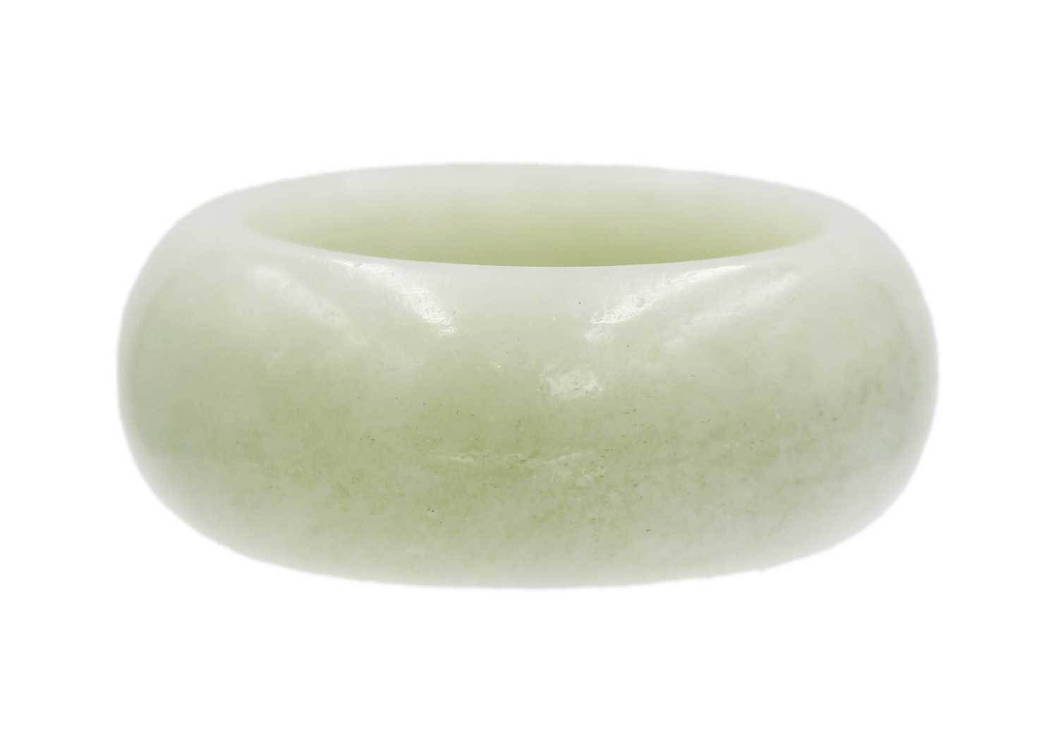 A Chinese jade hair ring, Qing Dynasty.