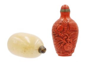 A Chinese agate pebble snuff bottle, Qing Dynasty.