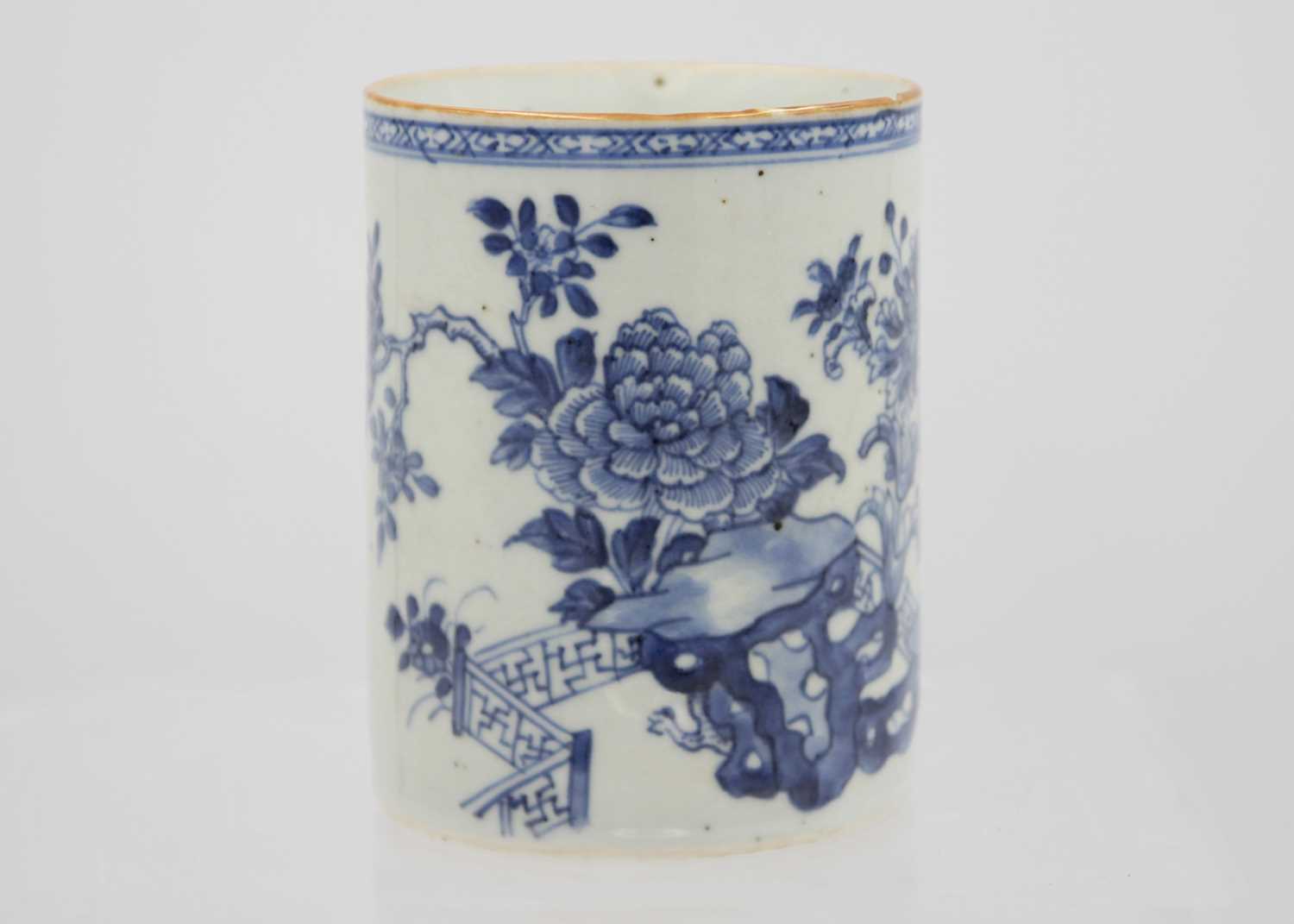 Two Chinese porcelain tankards, 18th century. - Image 12 of 16