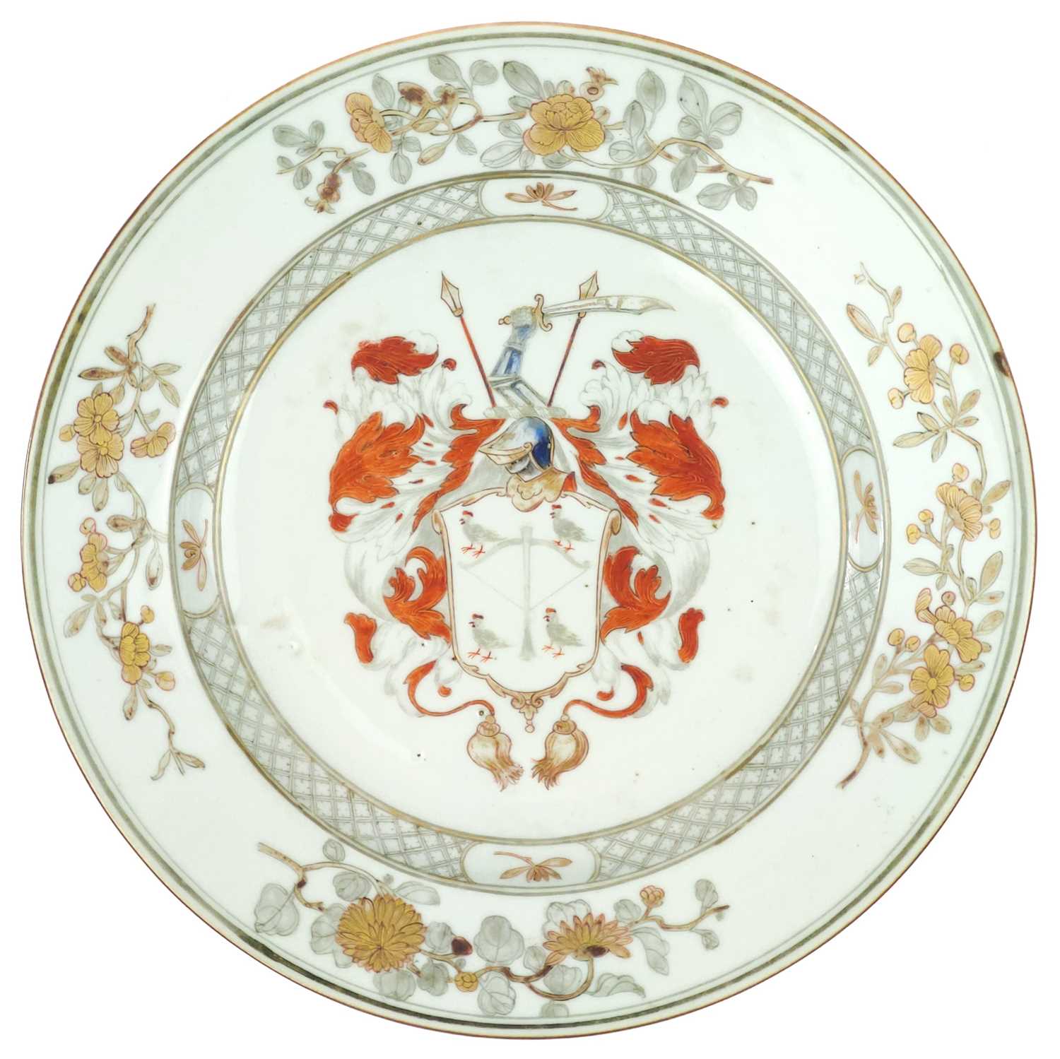A Chinese armorial porcelain plate, 18th century.