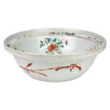 A Chinese Canton porcelain wash bowl, late 19th/early 20th century.