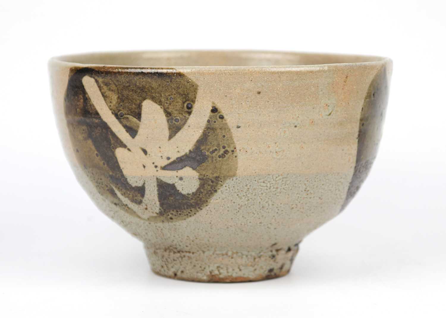 A large Japanese footed pottery bowl, by Shoji Hamada. - Image 2 of 7