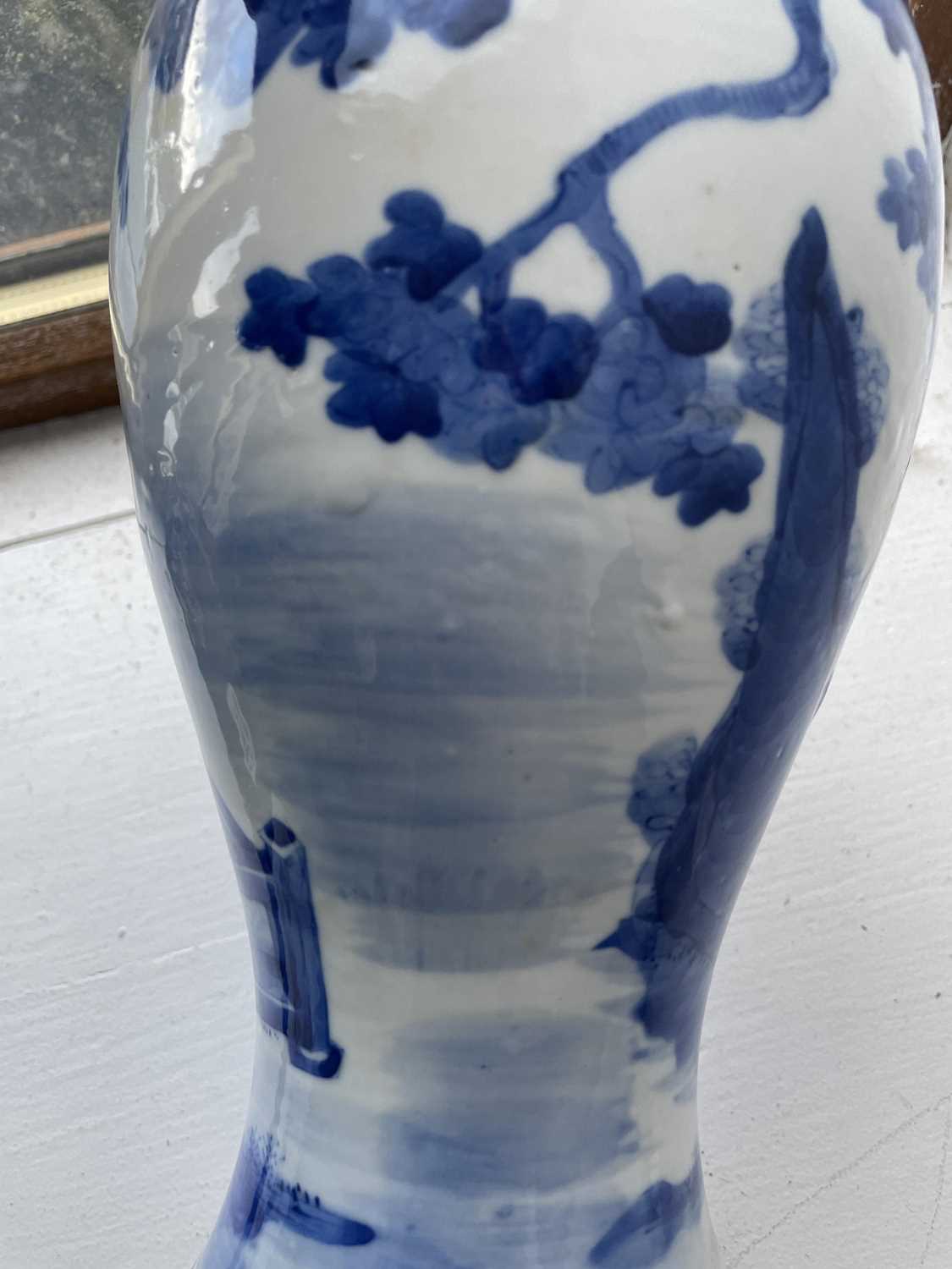 A Chinese blue and white porcelain vase and cover, Qing Dynasty, late 19th century. - Image 19 of 21