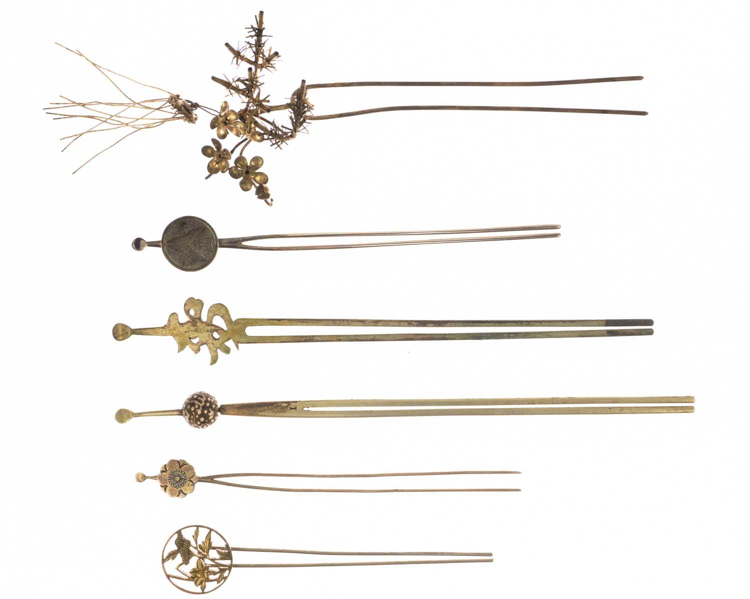 Fifteen various Japanese metal kanzashi, 19th/20th century. - Image 3 of 6