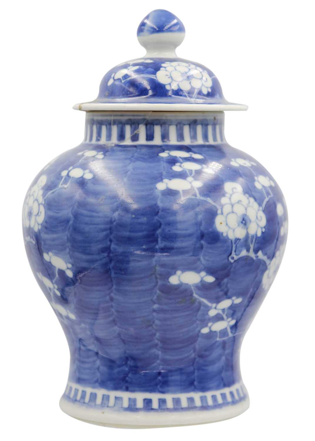 A large Chinese blue and white prunus blossom ginger jar, circa 1900. - Image 3 of 15