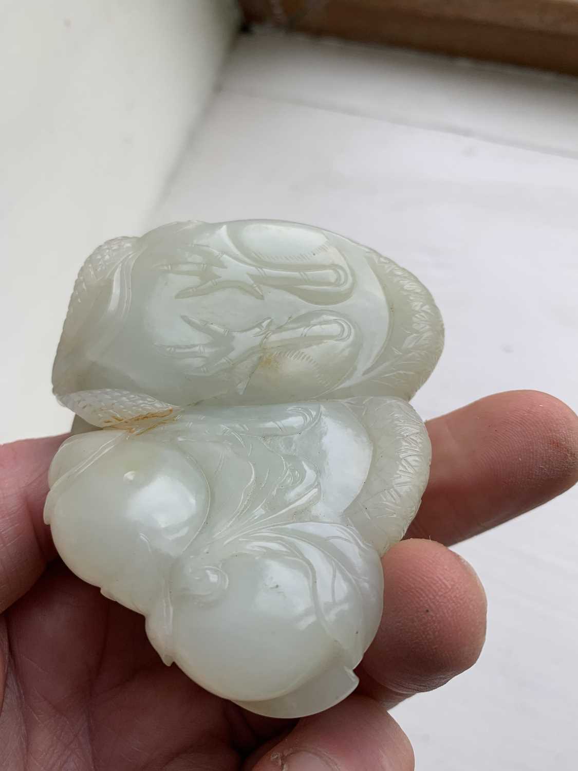 A Chinese carved celadon jade group of quail, Qing Dynasty, 18th/19th century. - Image 11 of 19