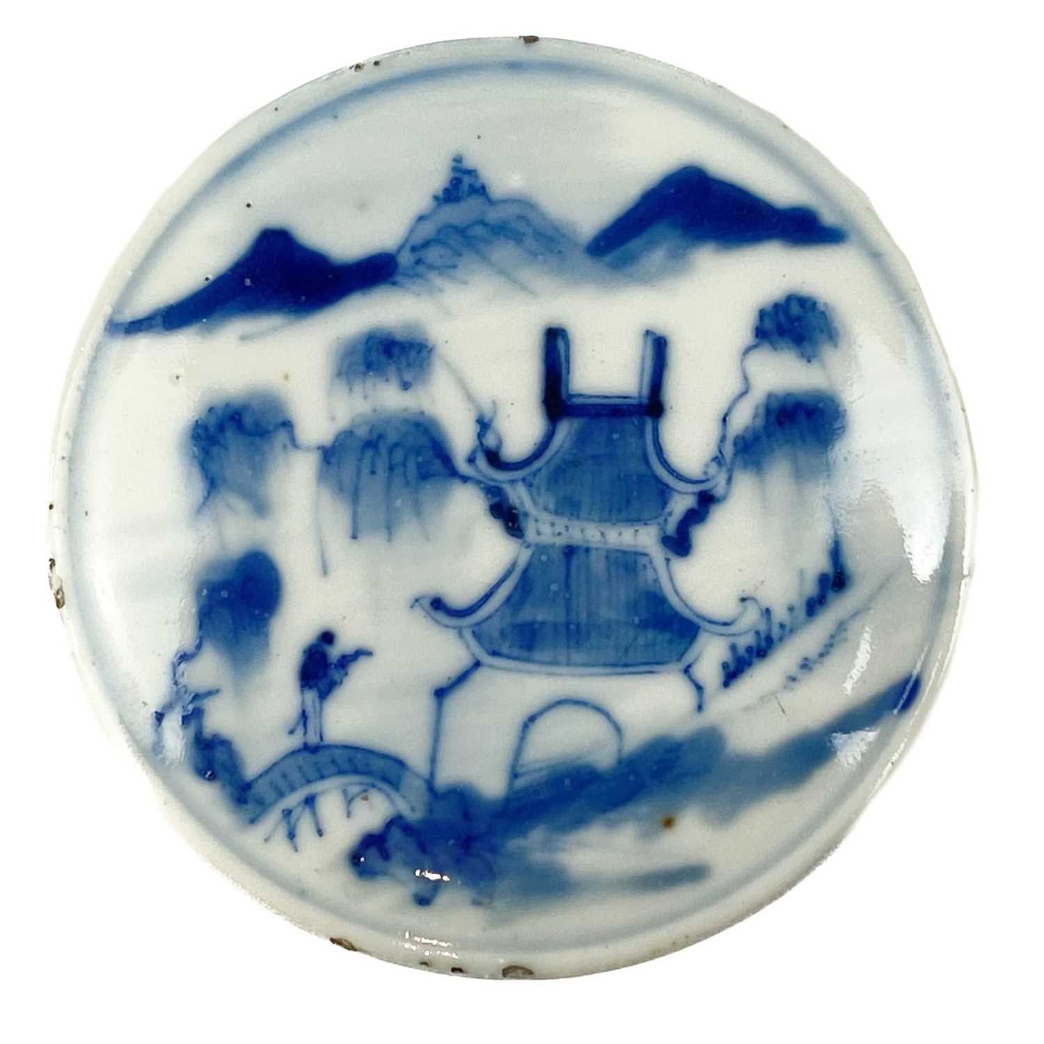 A Chinese blue and white jar and cover, late 19th century. - Image 3 of 9