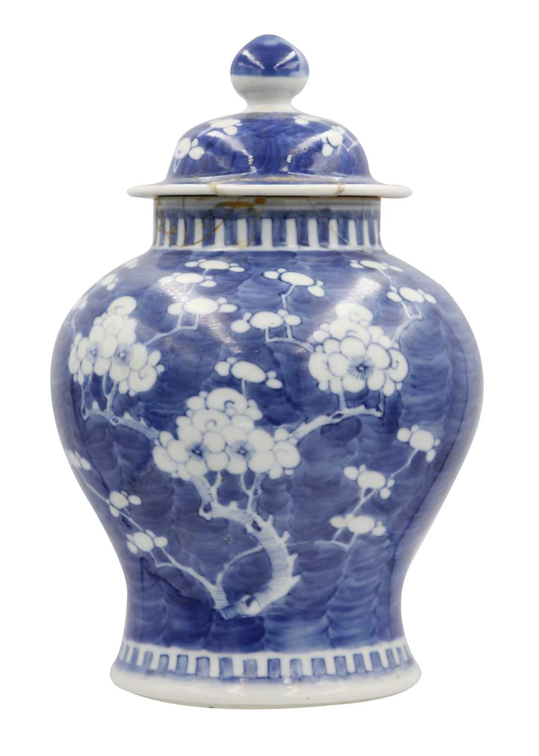 A large Chinese blue and white prunus blossom ginger jar, circa 1900. - Image 2 of 15