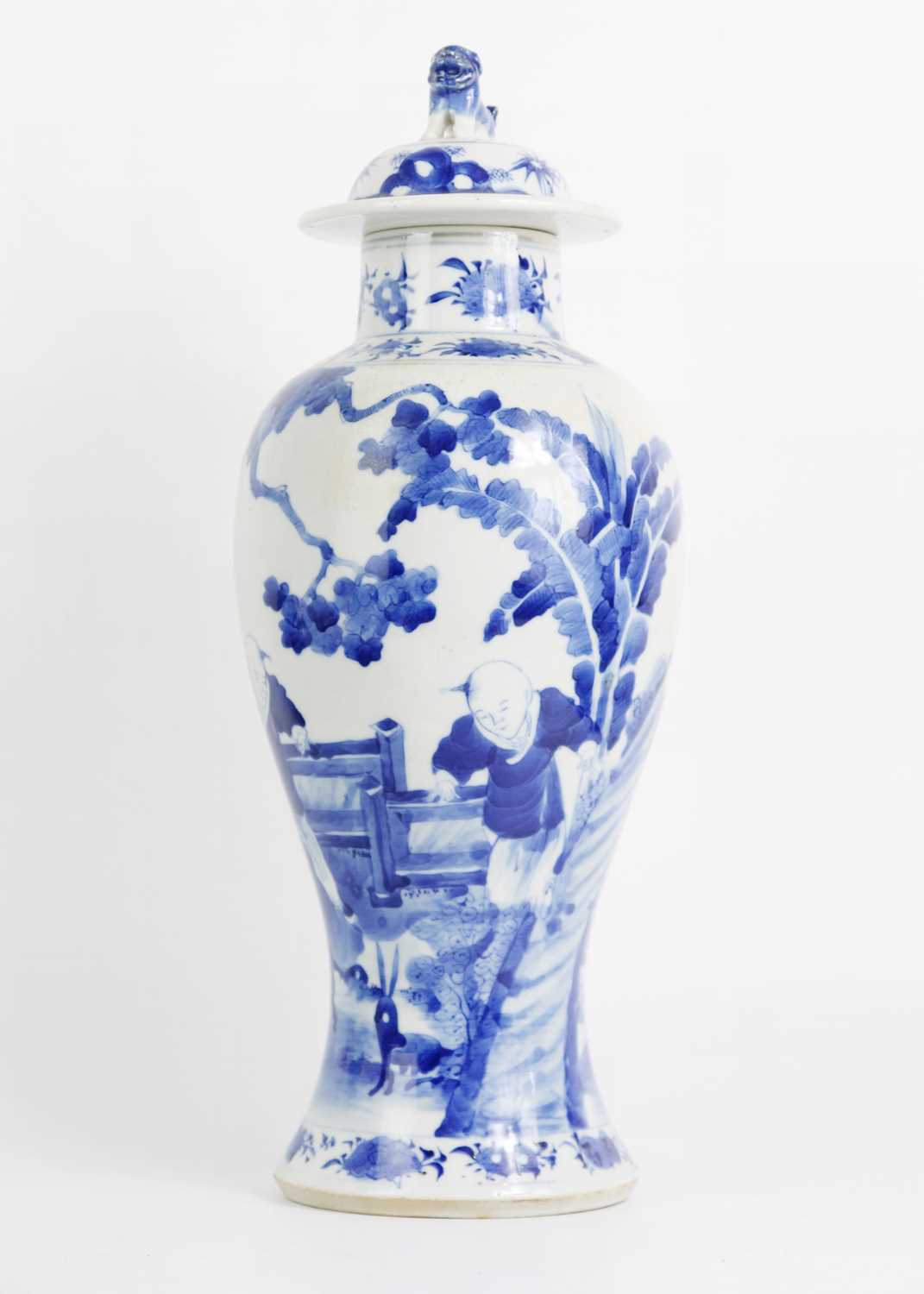 A Chinese blue and white porcelain vase and cover, Qing Dynasty, late 19th century. - Image 10 of 21