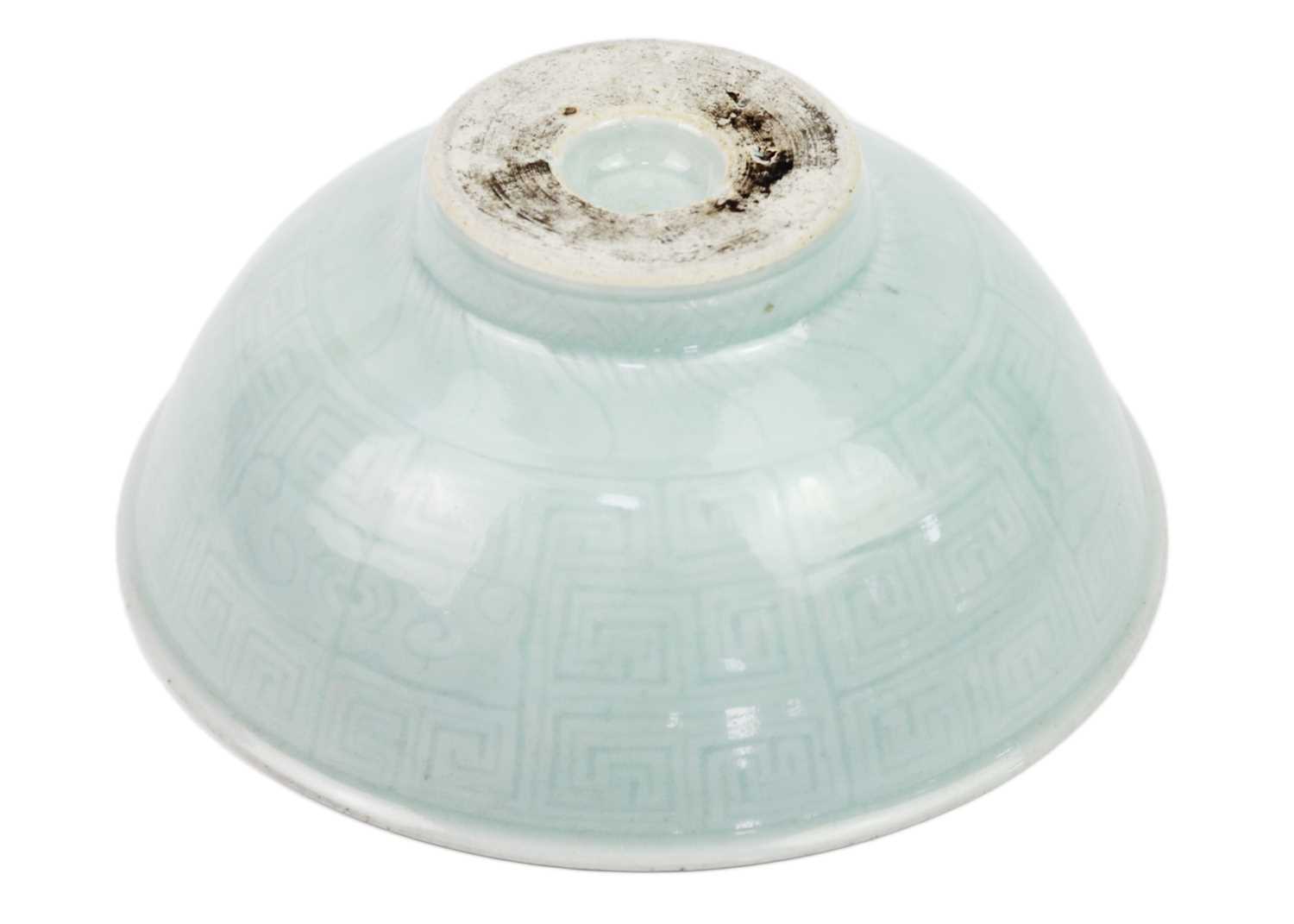 A Chinese celadon porcelain bowl, Qing Dynasty. - Image 6 of 6